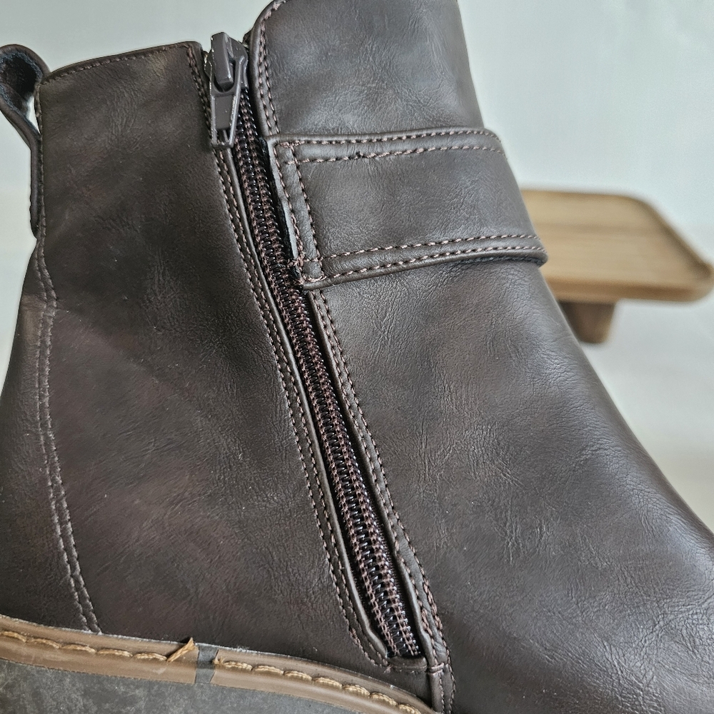 Rock & Candy Lorelai Boots Size 8.5 Brown Lug Soles Side Zipper Faux Leather - Picture 8 of 15